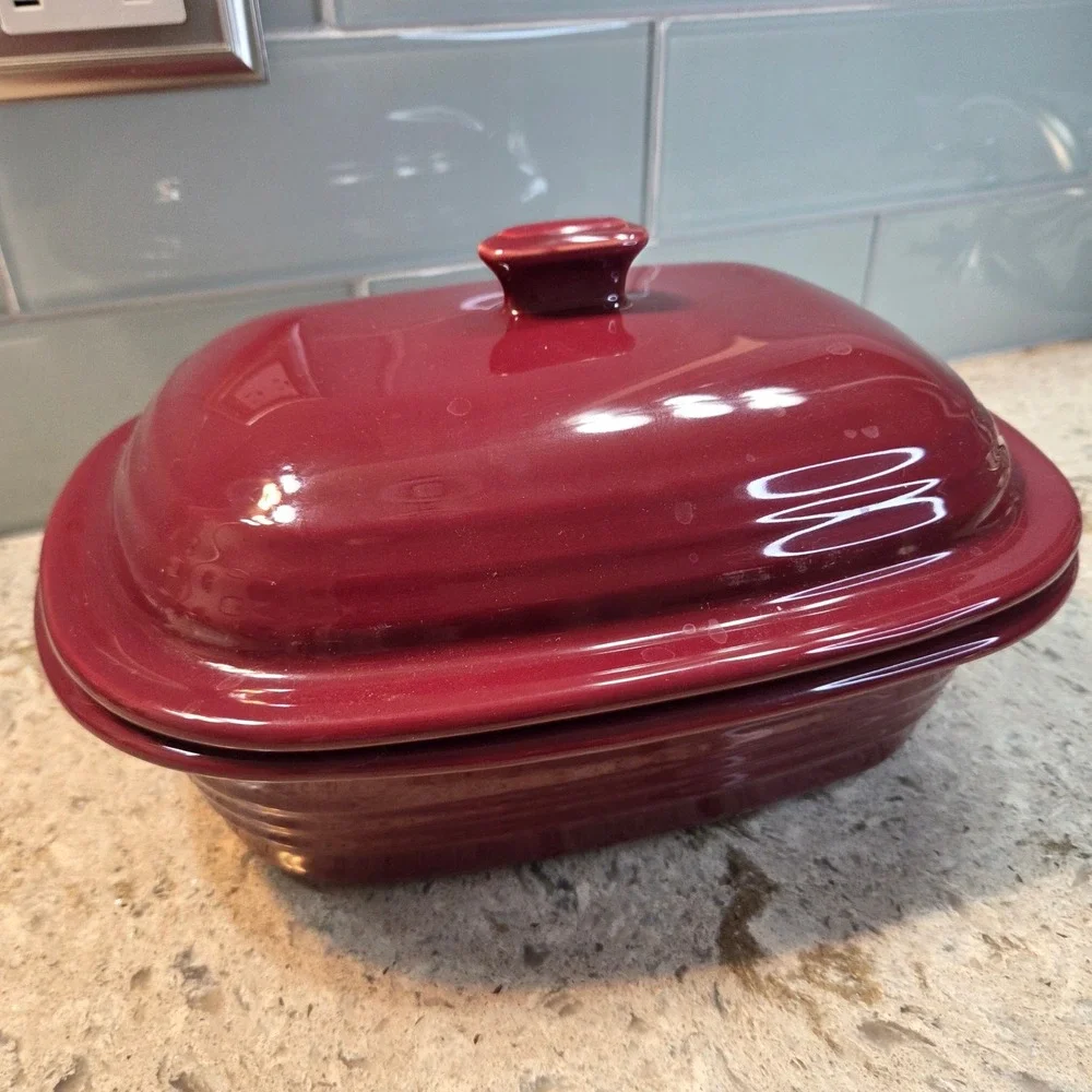 Pampered Chef Deep Covered Baker Cranberry Burgundy Stoneware 3.1 Qt 2101 USA